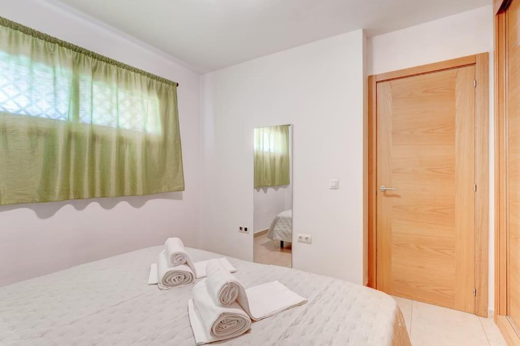 Pleasant Duplex San Juan With 2 Bedrooms ギア・デ・イソラ エクステリア 写真